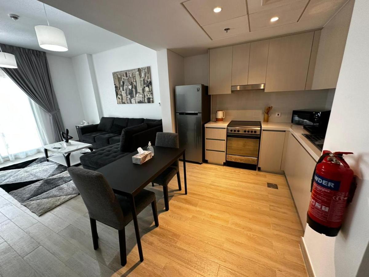 Apartment Modern In Racing Paradise: Close To Ferrari World & F1 Track *